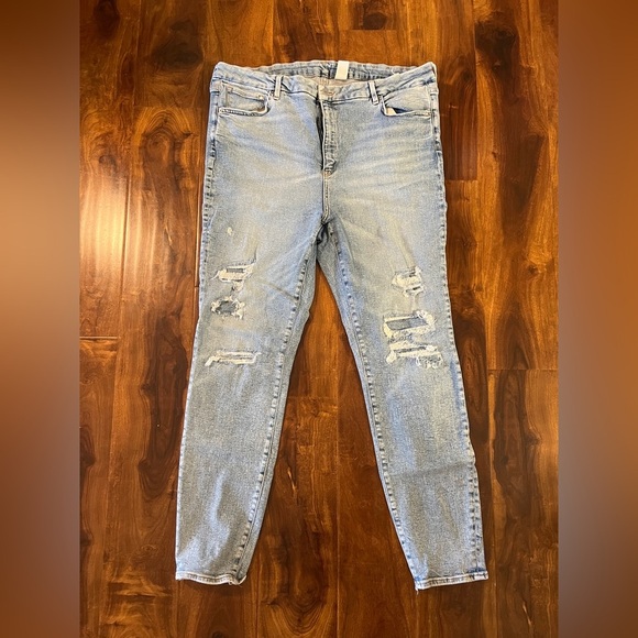H&M Super Skinny Light Blue Distressed Women's Jeans size 18 - Picture 1 of 9